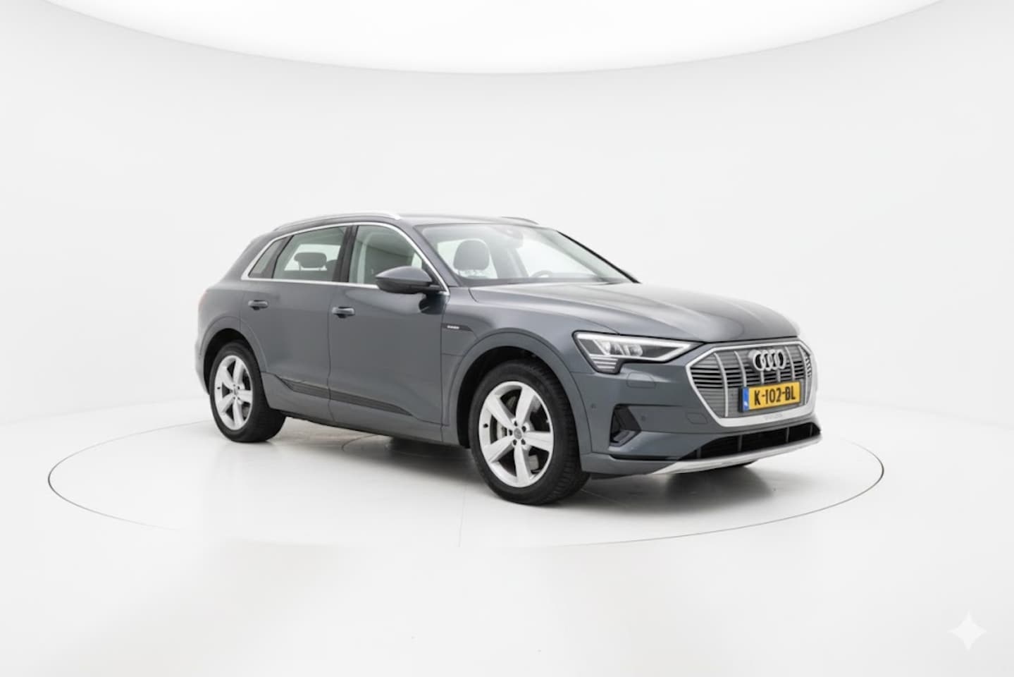 Audi e-tron - 55 quattro | Geen import | Panoramadak | Adap cruise | Camera - AutoWereld.nl