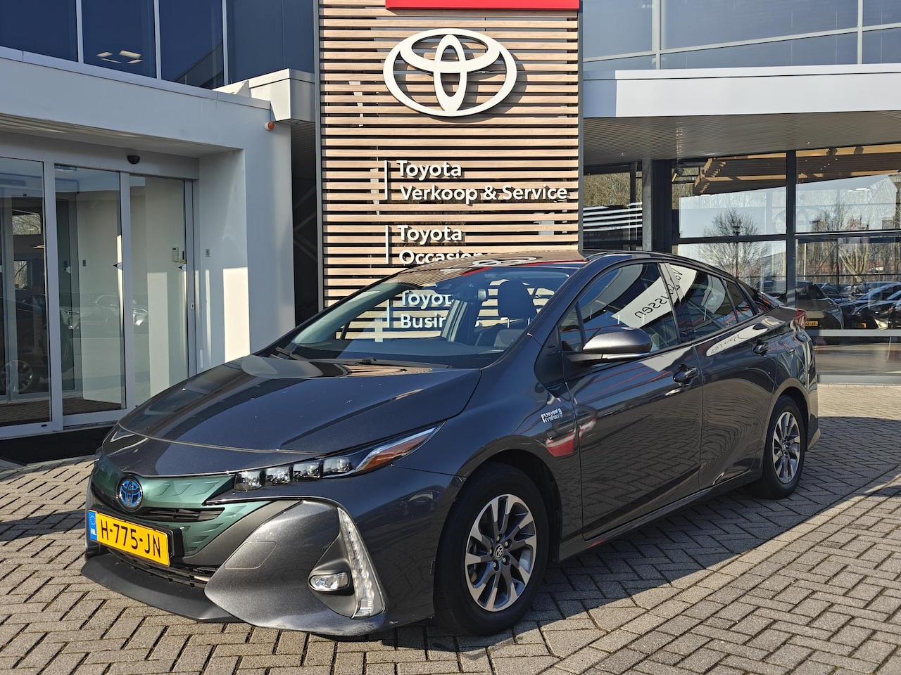 Toyota Prius - PLUG-IN 1.8 Dynamic STOELVERW CAMERA NAVI LM-VELGEN KEYLESS AD-CRUISE BLUETOOTH - AutoWereld.nl