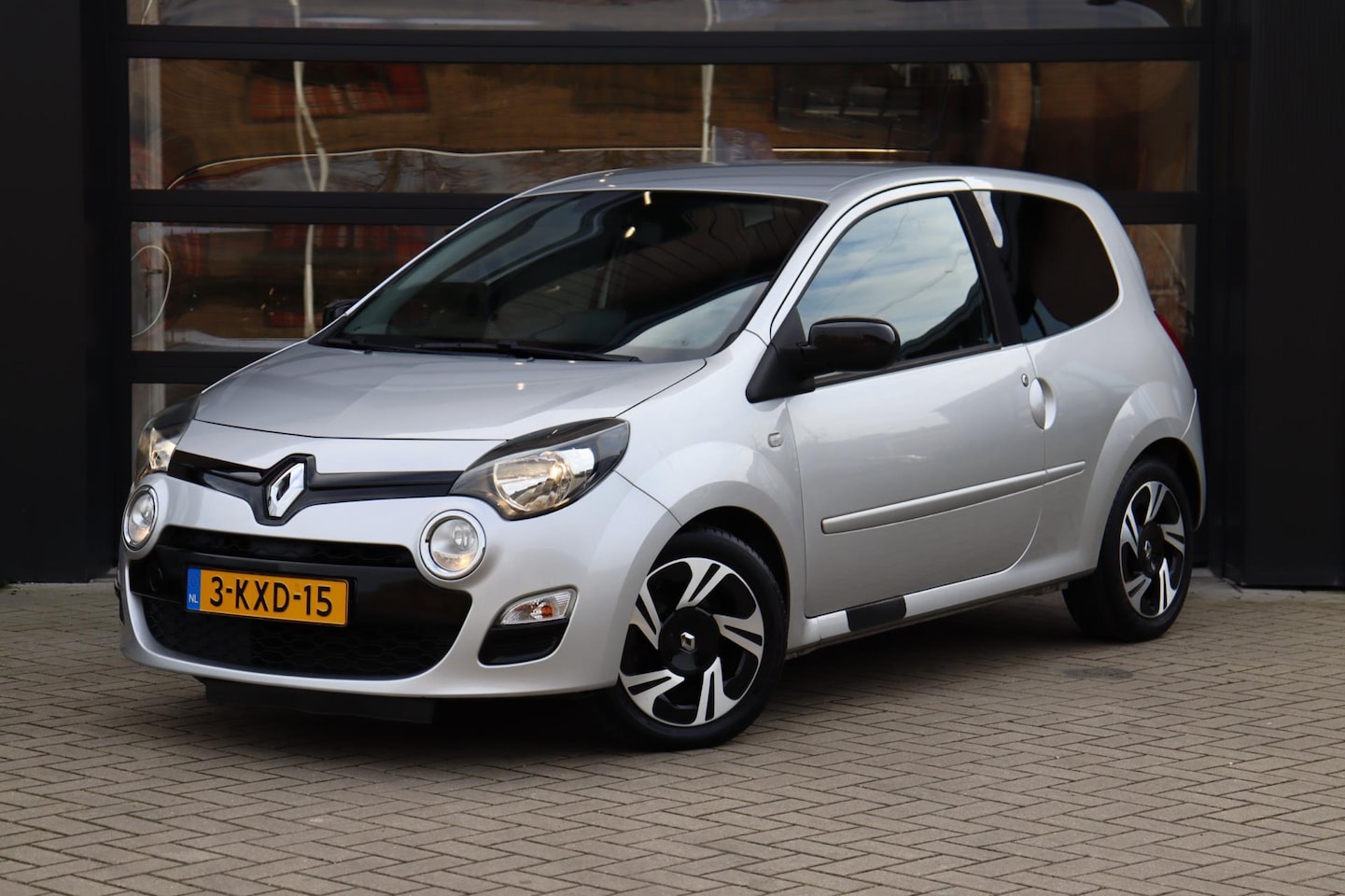 Renault Twingo - 1.2 16V Dynamique | NAP | Invalide Auto | Handgas + Rem |Btw Auto| Eerste Eigenaar | Airco - AutoWereld.nl