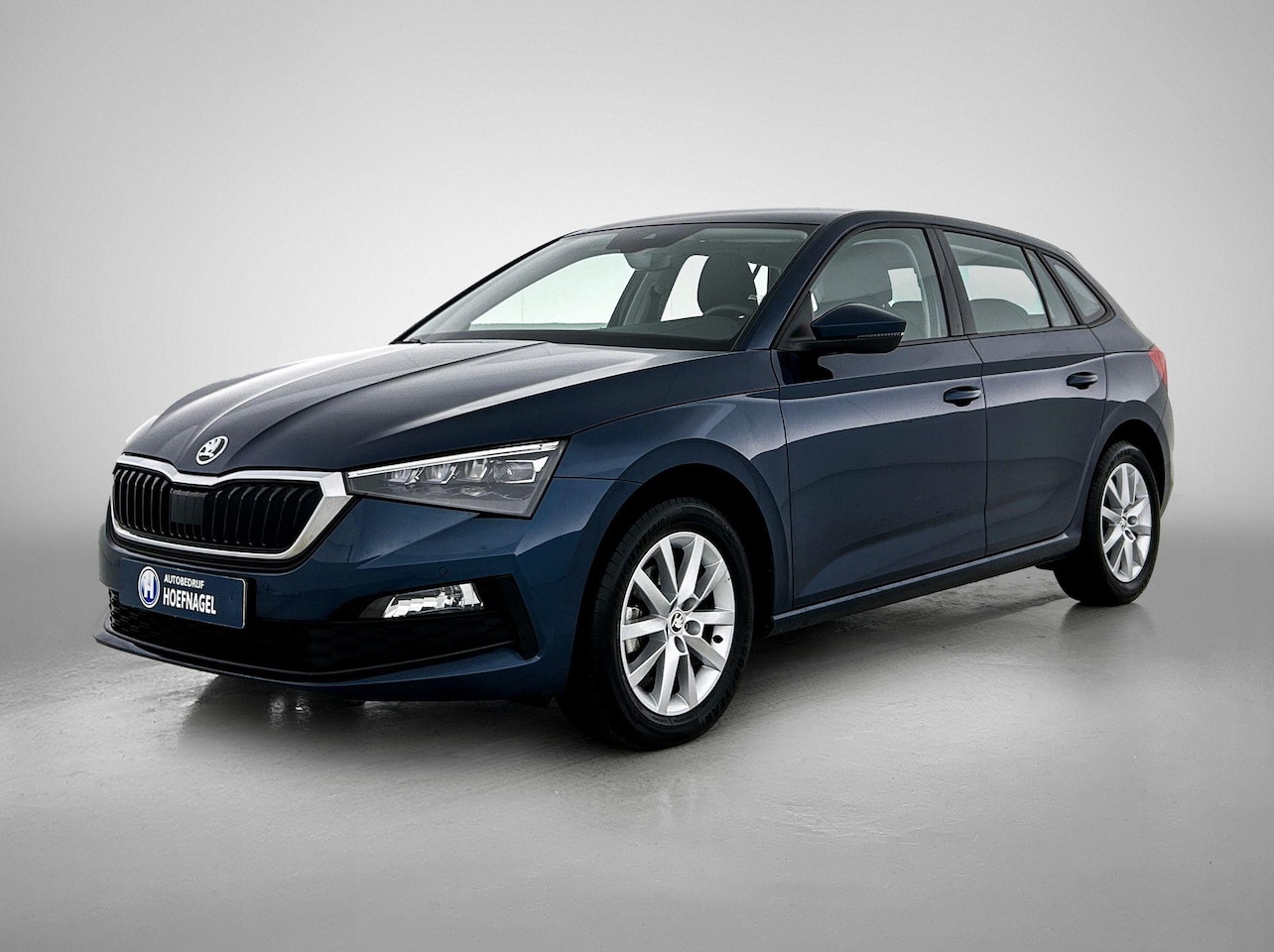 Skoda Scala - 1.0 TSI Business Edition | Cruise control | Stoelverwarming | Navigatie | Parkeersensoren - AutoWereld.nl