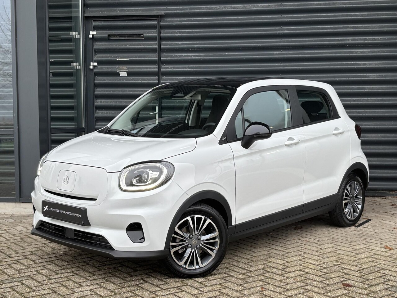 Leapmotor T03 - Design 37.3 kWh Panoramadak / Camera / Clima - AutoWereld.nl