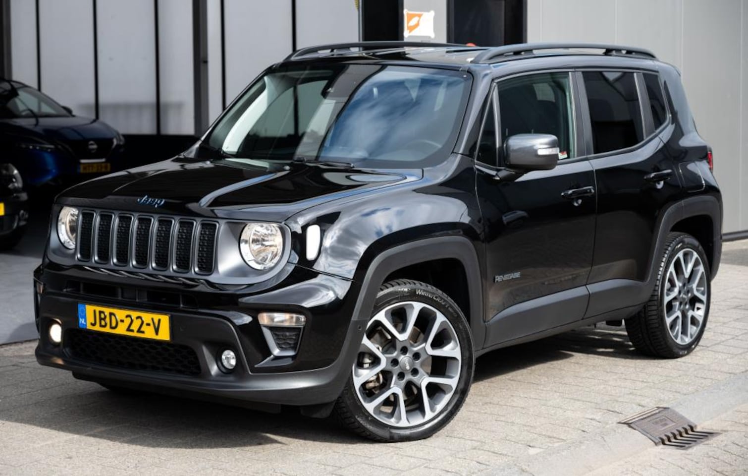 Jeep Renegade - 4xe 240 Plug-in Hybrid Electric S|CARPLAY|STUUR-STOELVERWARMING - AutoWereld.nl