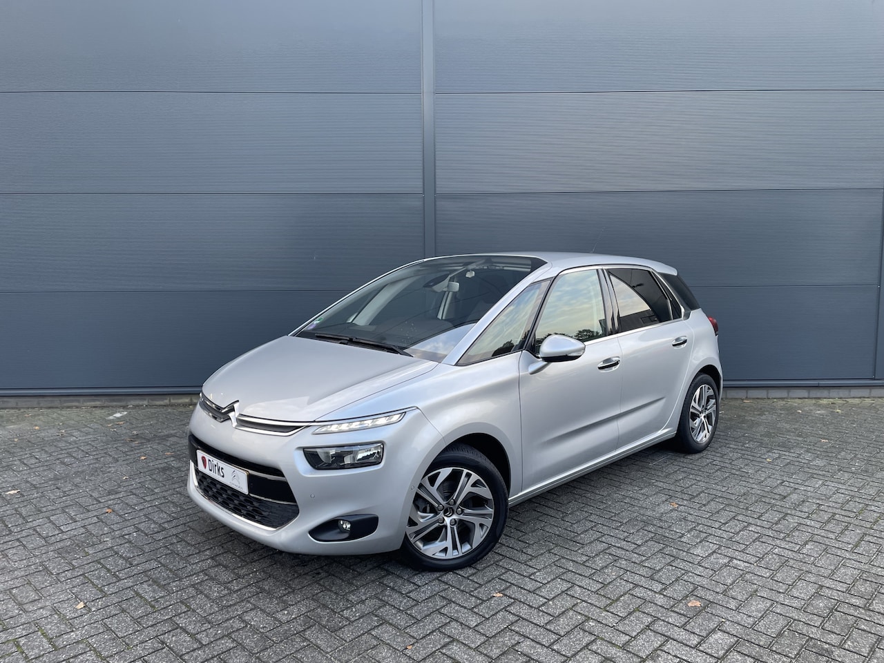 Citroën C4 Picasso - 130pk Intensive (Trekhaak - Camera - Keyless Entry - Parkeersensoren V+A - 17"- Automatisc - AutoWereld.nl