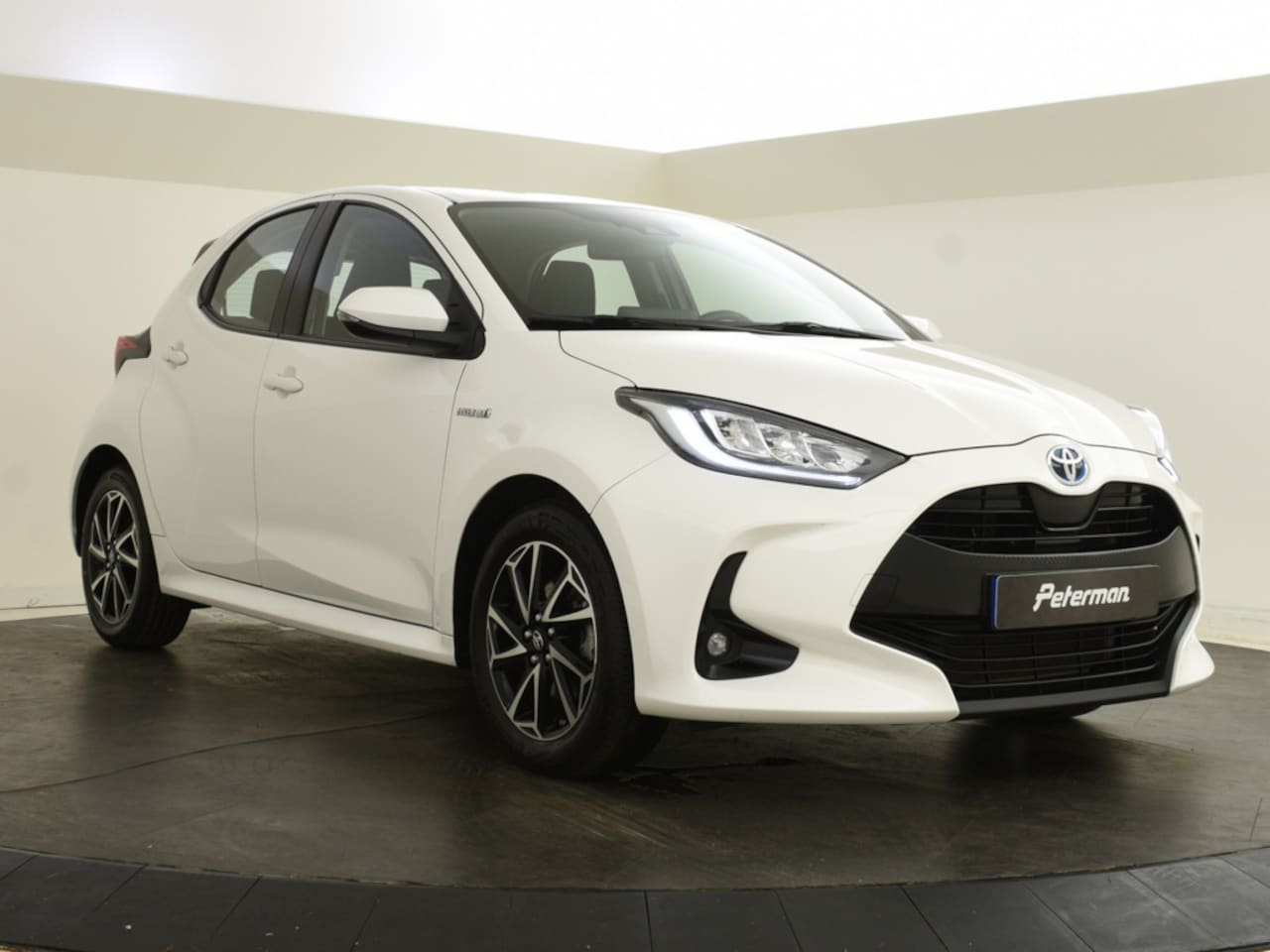 Toyota Yaris - 1.5 Hybrid Dynamic | LED | Carplay - AutoWereld.nl
