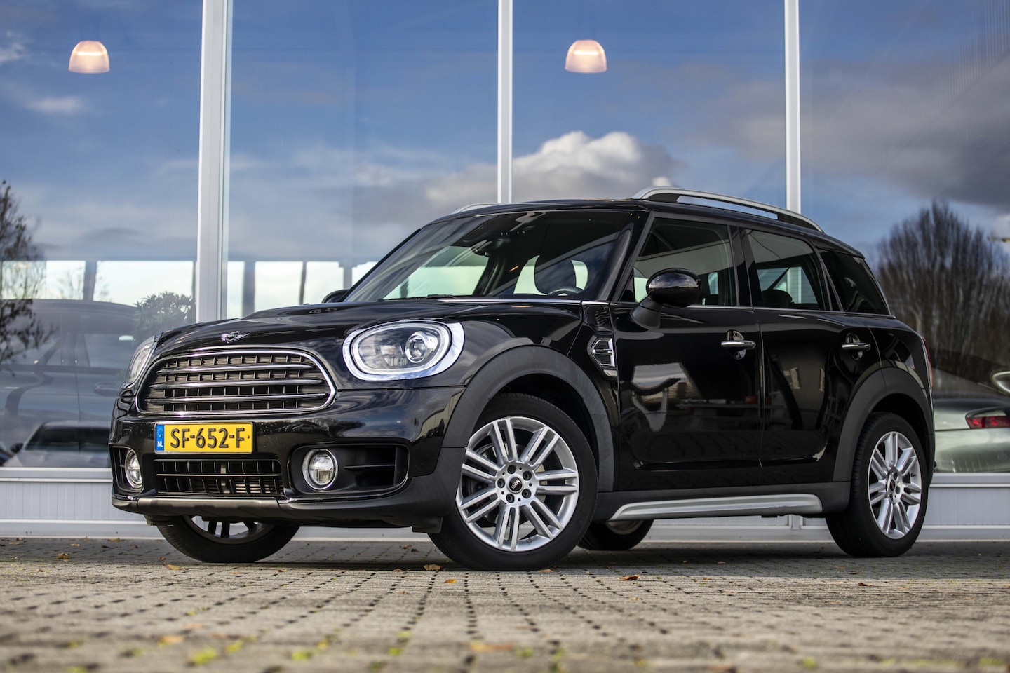 MINI Countryman - Mini 1.5 Cooper Chili | Camera | Head-up | Leder - AutoWereld.nl