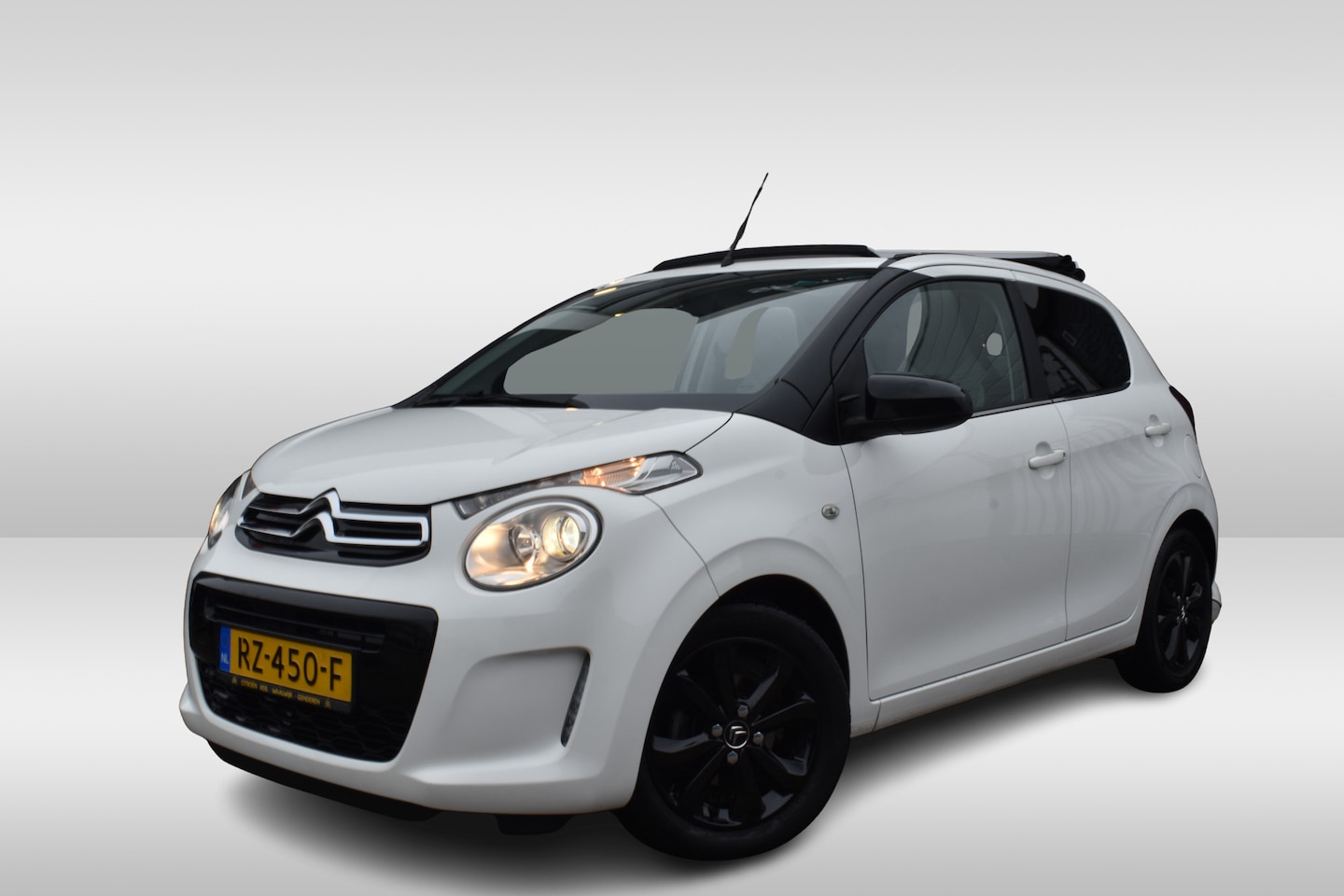 Citroën C1 - VTi Airscape Shine Navigatie | Airco | LM velgen | Camera achter | - AutoWereld.nl