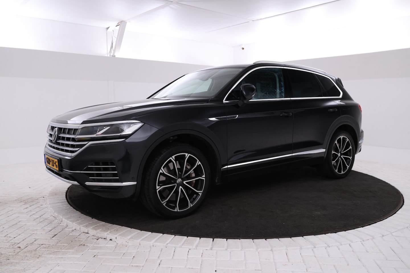 Volkswagen Touareg - EHYBRID 3.0 TSi 4MOTION Panorama, Luchtvering, Climate, Volleder. - AutoWereld.nl