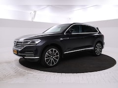 Volkswagen Touareg - EHYBRID 3.0 TSi 4MOTION Panorama, Luchtvering, Climate, Volleder