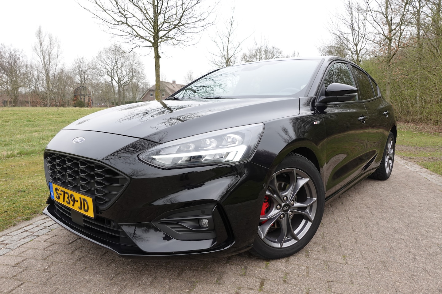 Ford Focus - 1.0 EcoBoost Titanium X Business ST Line | Winterpakket | LED | PDC | Camera | - AutoWereld.nl