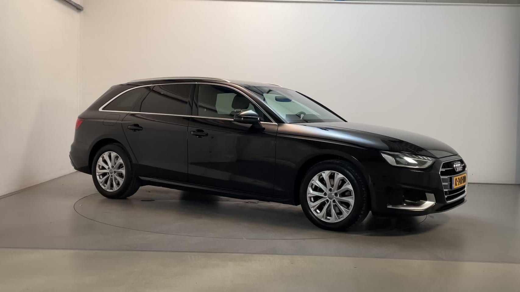 Audi A4 Avant - 35 TFSI Business Edition Navigatie Cruise Control - AutoWereld.nl