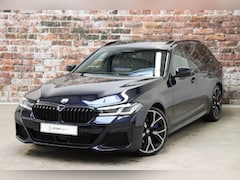 BMW 5-serie Touring - 530d High Executive M Sport Pakket Automaat / Live Cockpit Professional / Panoramadak / Sp