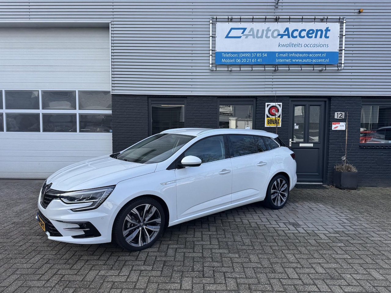 Renault Mégane E-Tech - Estate 1.6 Plug-In Hybrid 160 Business Edition One Leder/Camera/68dkm... - AutoWereld.nl