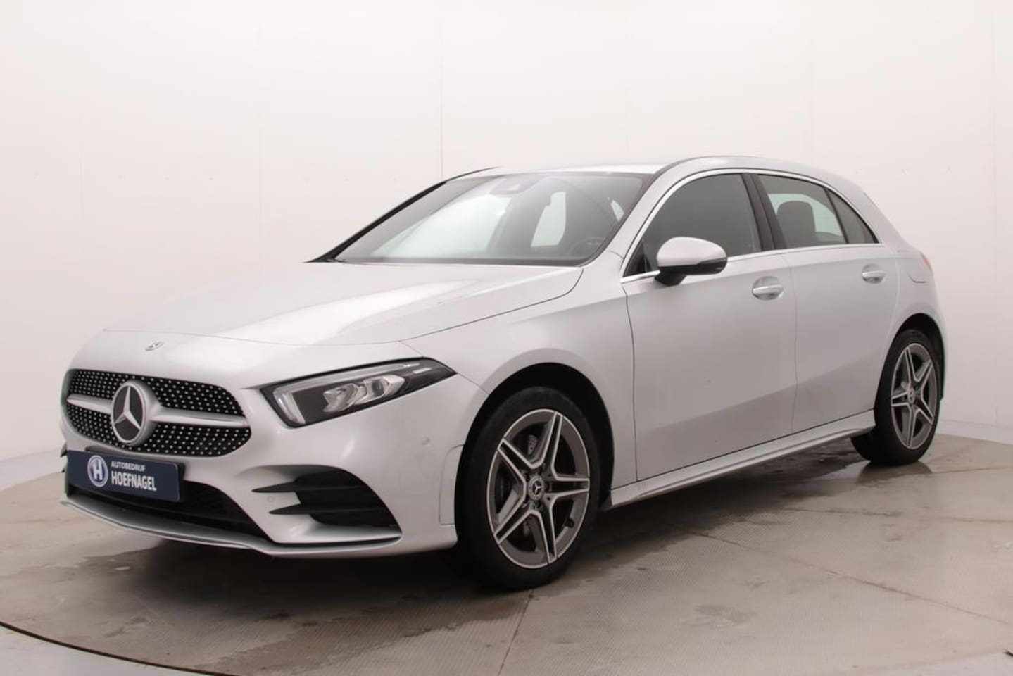 Mercedes-Benz A-klasse - 250 e AMG Line | Automaat | Adaptive cruise | Navigatie | Stoelverwarming | Camera - AutoWereld.nl