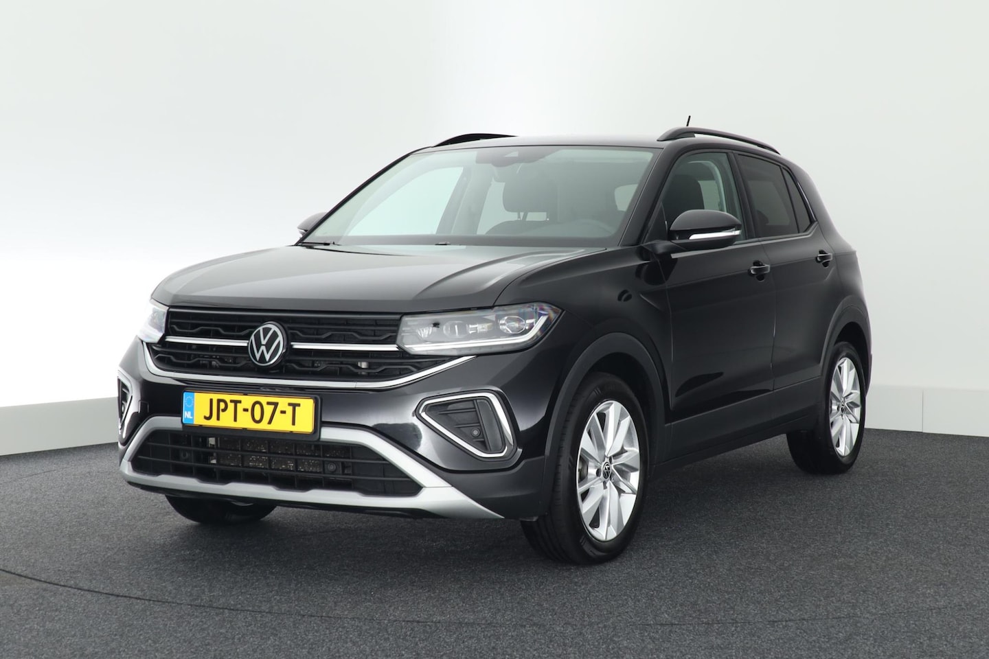 Volkswagen T-Cross - 1.0 TSI 116pk DSG Life Edition Stoelverwarming Camera Keyless Virtual Cockpit App-Connect - AutoWereld.nl