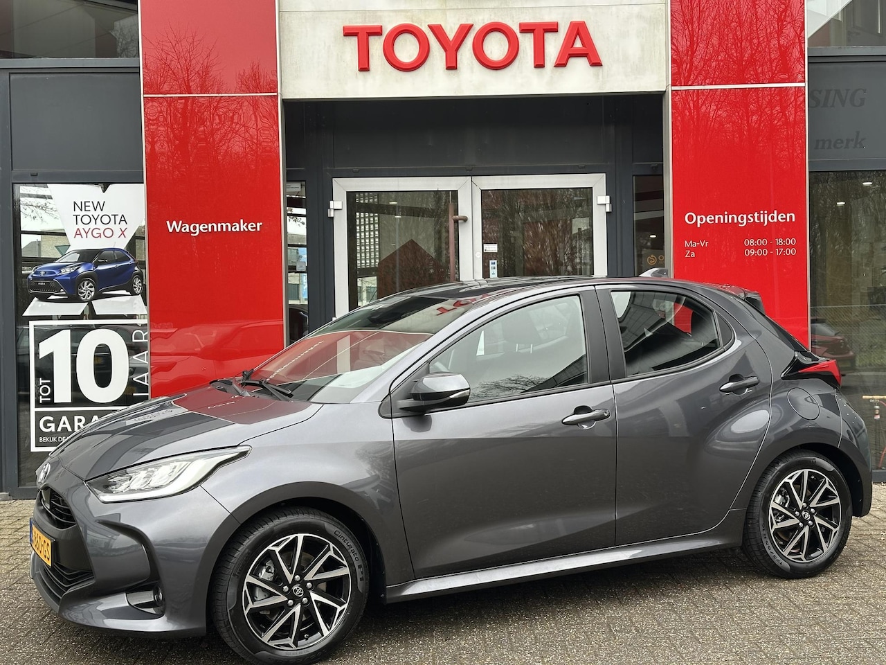 Toyota Yaris - 1.5 HYBRID DYNAMIC NL-AUTO 1E-EIG KEYLESS 16"LM-VELGEN APPLE/ANDROID AD-CRUISE LED BLUETOO - AutoWereld.nl