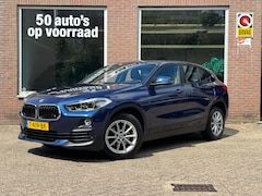 BMW X2 - SDrive18i Executive | Leer | Head-Up | Navi | Camera | Cruise | Automaat | Velgen | Volle