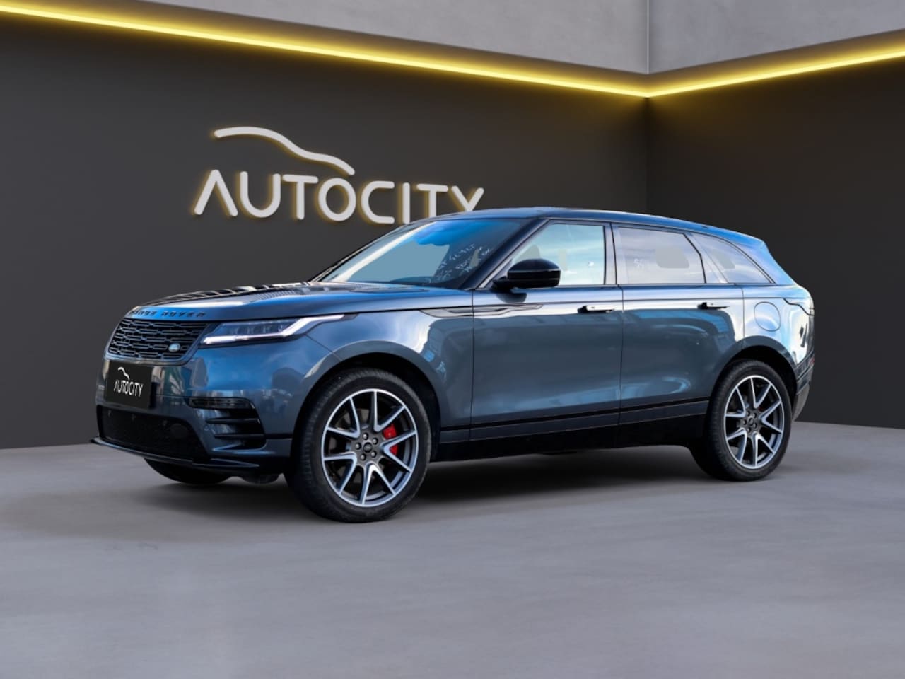 Land Rover Range Rover Velar - Facelift P400e AWD Dynamic HSE Pano l Black Pack - AutoWereld.nl
