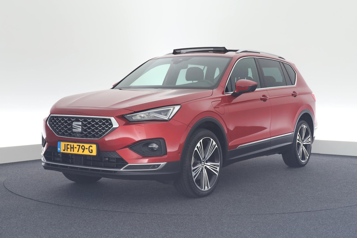 SEAT Tarraco - 1.4 TSI 245pk e-Hybrid PHEV Xperience Business Trekhaak 360Camera Leder Memory Virtual Coc - AutoWereld.nl