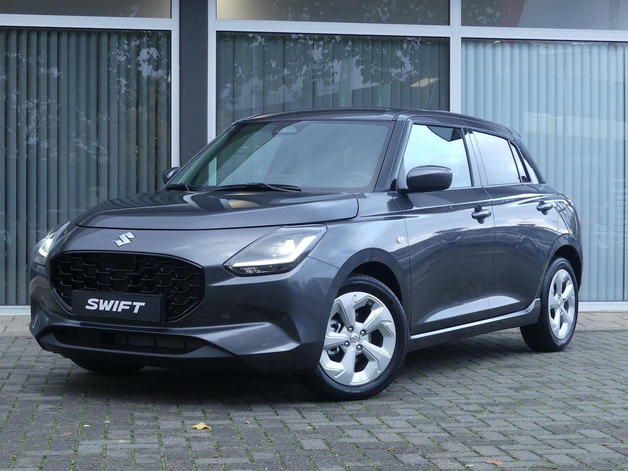 Suzuki Swift - 1.2 Select Smart Hybrid Automaat Stoelverw., Navigatie, LM-velgen, Camera, Carplay / Andro - AutoWereld.nl
