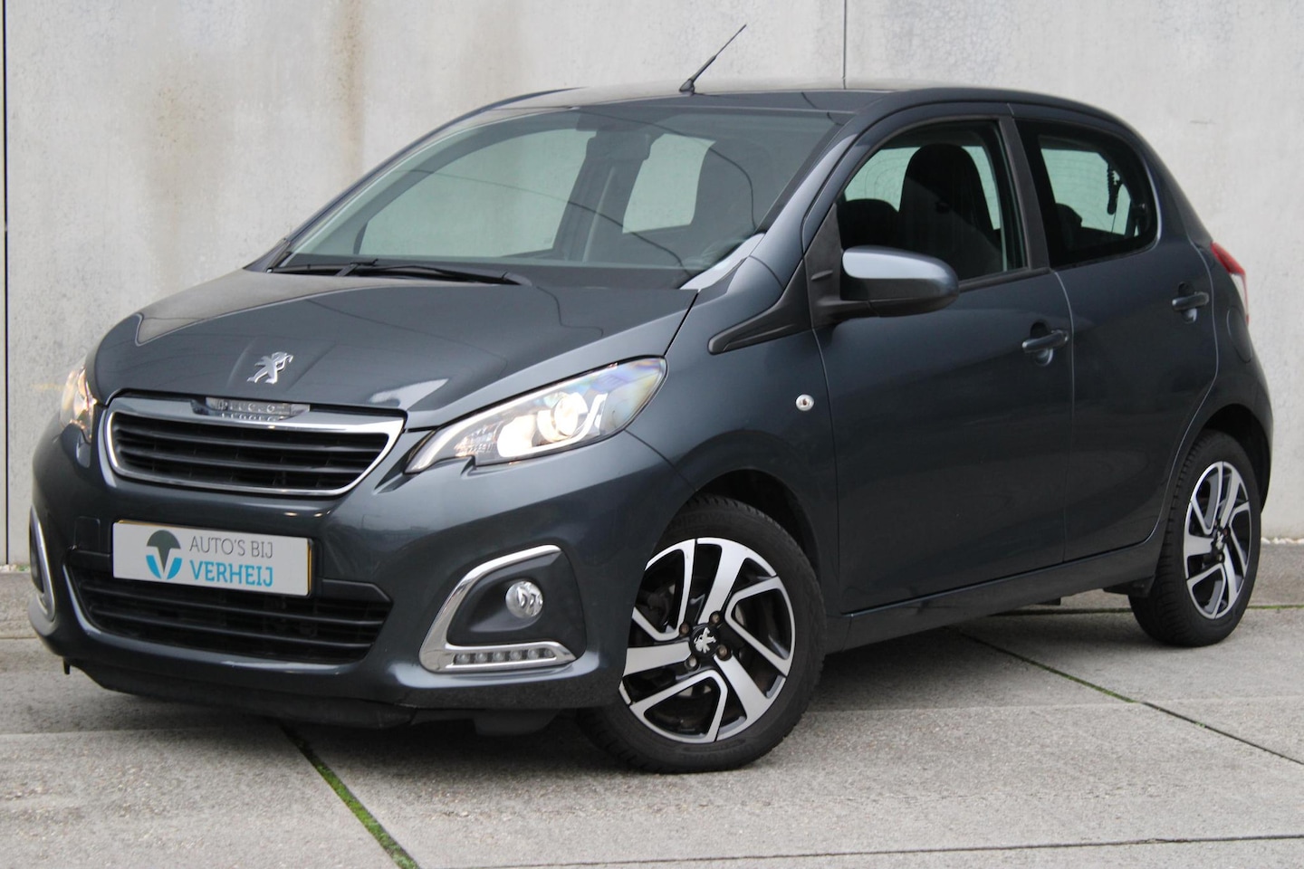 Peugeot 108 - 1.0 e-VTi Allure / AUTOMAAT / 5-DRS / CLIMATE CONTROL / CAMERA / LM VELGEN - AutoWereld.nl