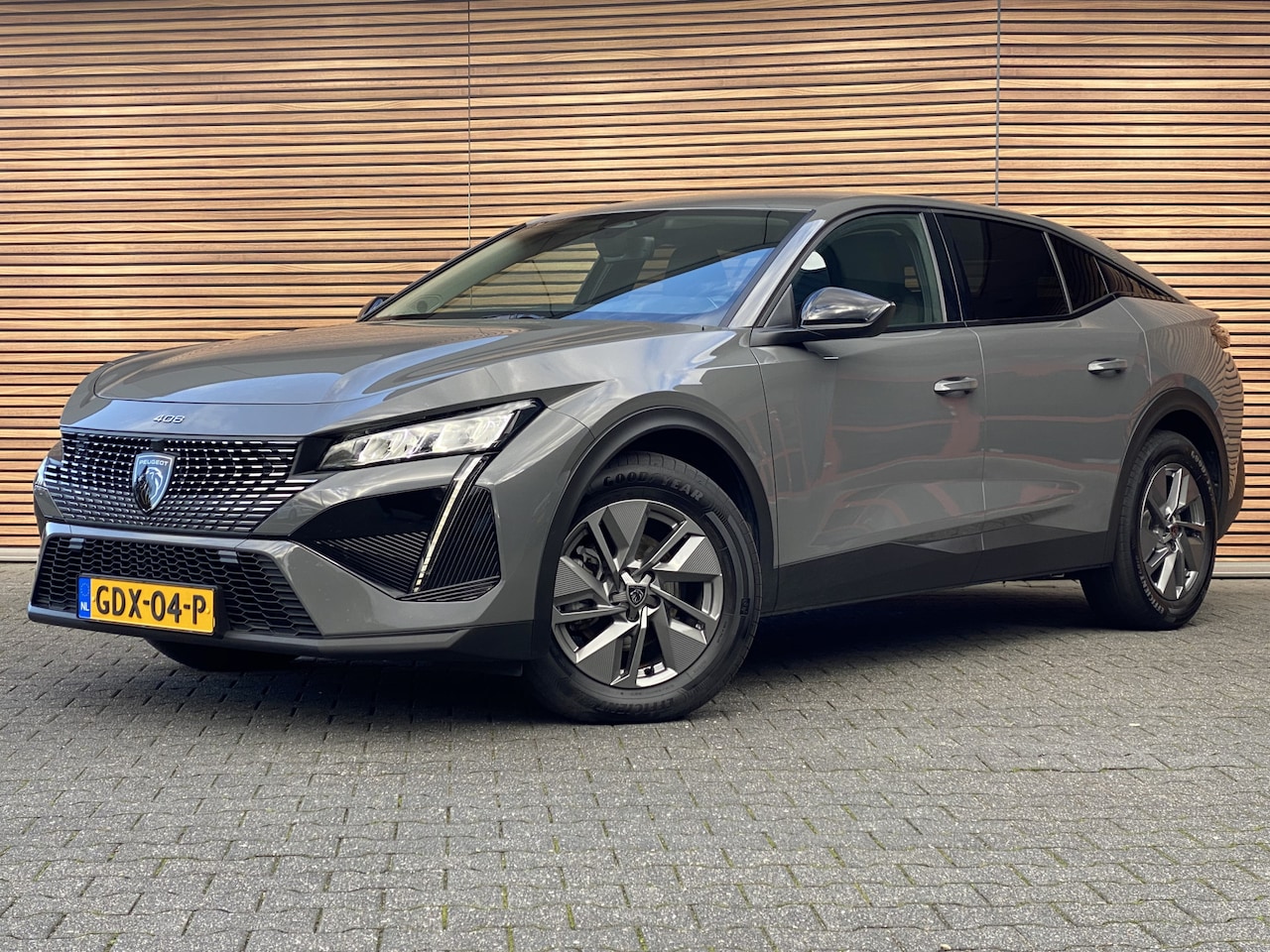 Peugeot 408 - 1.2 Hybrid 136 e-DCS6 Allure Camera / Navigatie / Cruise - AutoWereld.nl