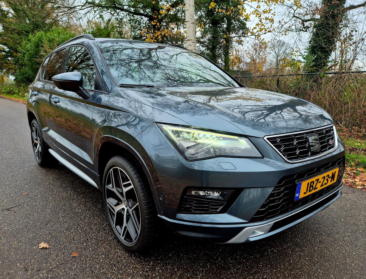 SEAT Ateca - 1.5 TSI FR Business Intense . Panoramadak . Trekhaak - AutoWereld.nl