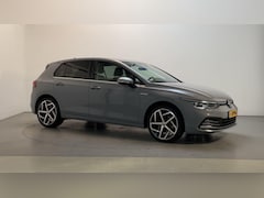 Volkswagen Golf - 1.5 eTSI 150pk DSG Style LED Virtual Cockpit Sfeerverlichting Navigatie Camera