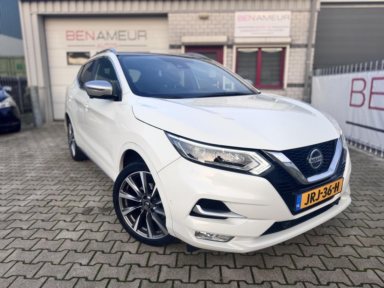 Nissan Qashqai - 1.3 DIG-T Tekna + Pano/ Navi/ ProPilot Assist - AutoWereld.nl