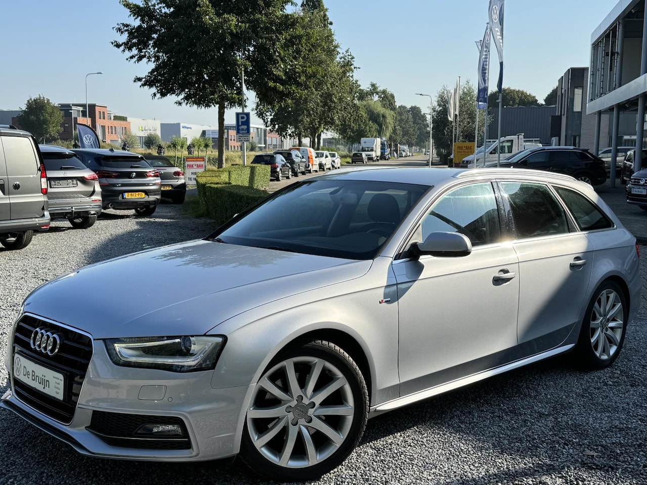 Audi A4 Avant - 1.8 TFSI 170pk Aut. S-Line (Trekhaak,Navi,Keyless) - AutoWereld.nl
