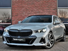 BMW 5-serie - 530e M-Sport Pano ACC 360 H/K Stoel-vent Brooklyngrau