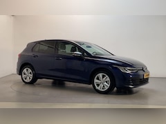 Volkswagen Golf - 1.0 eTSI DSG Life Business Alcantara Virtual Cockpit Parkeersensoren Navigatie