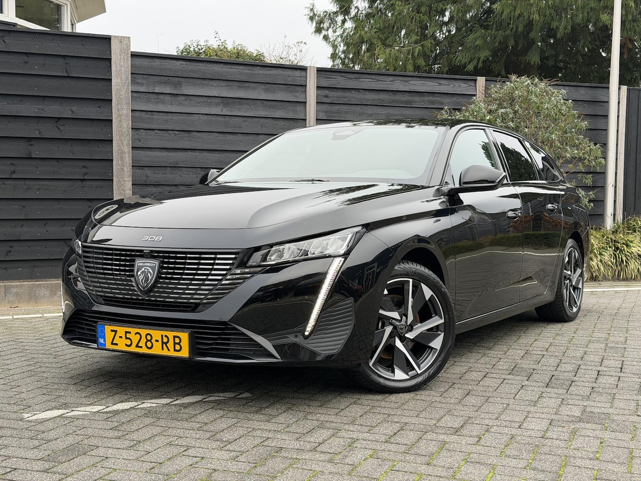 Peugeot 308 SW - Allure 1.2 PureTech 130PK EAT8 Automaat Navigatie, Rondomzichtcamera, Keyless Start, Trekh - AutoWereld.nl