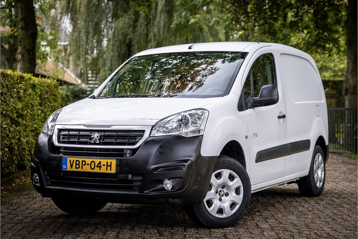 Peugeot e-Partner - Electric L1 Premium 3 Zits Climate Cruise Control - AutoWereld.nl