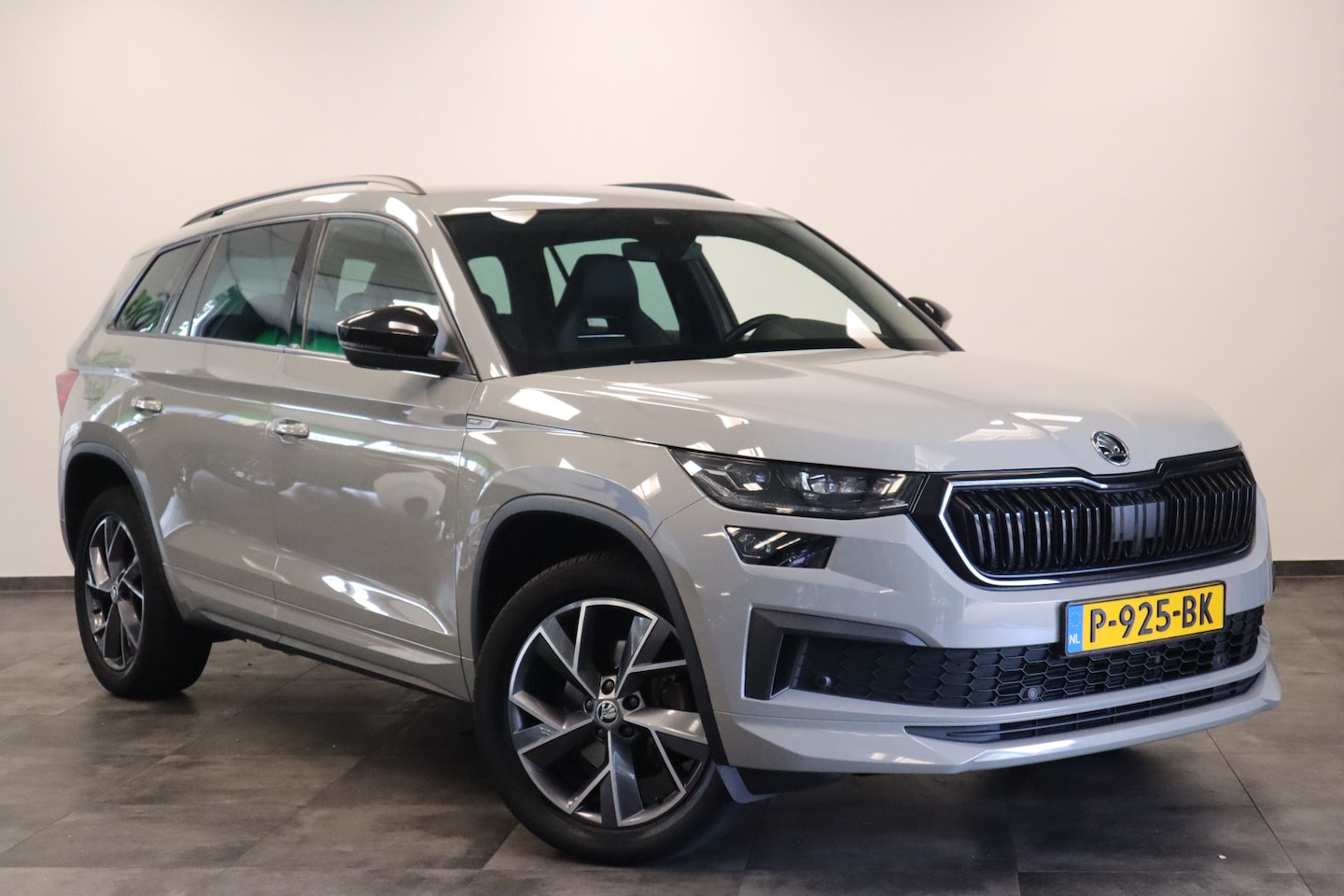 Skoda Kodiaq - 1.5 TSI Sportline Business 7p. Lederen bekleding Trekhaak 19''LM NAP 24 maanden garantie m - AutoWereld.nl