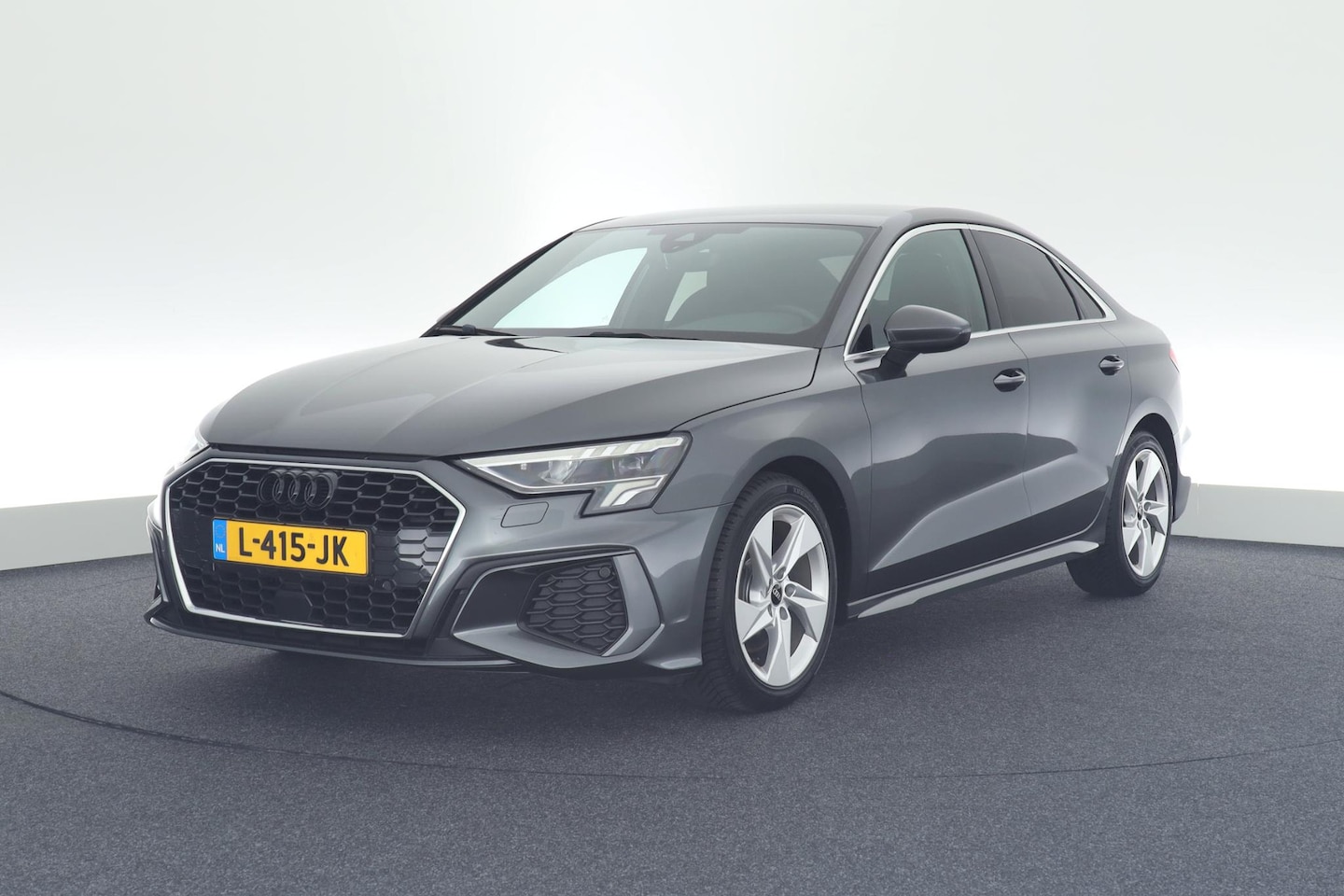 Audi A3 Limousine - 35 TFSI 150pk S-Tronic 2x S-Line Navigatie Stoelverwarming - AutoWereld.nl