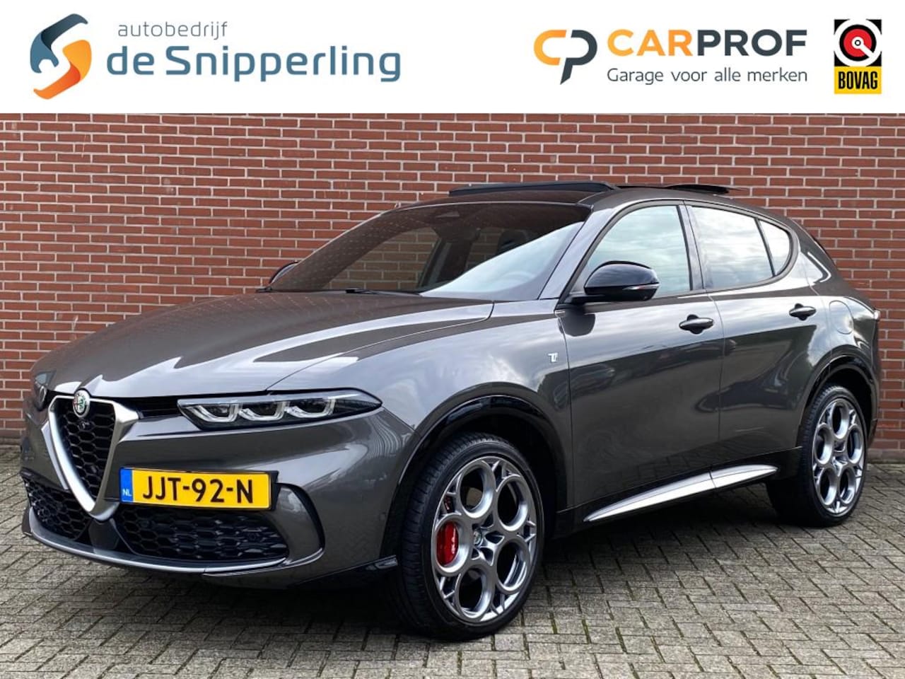 Alfa Romeo Tonale - 1.3T PHEV PLUG-IN TRIBUTO ITALIANO NAV ADAPT-CRUISE SCHUIF/KANTE - AutoWereld.nl