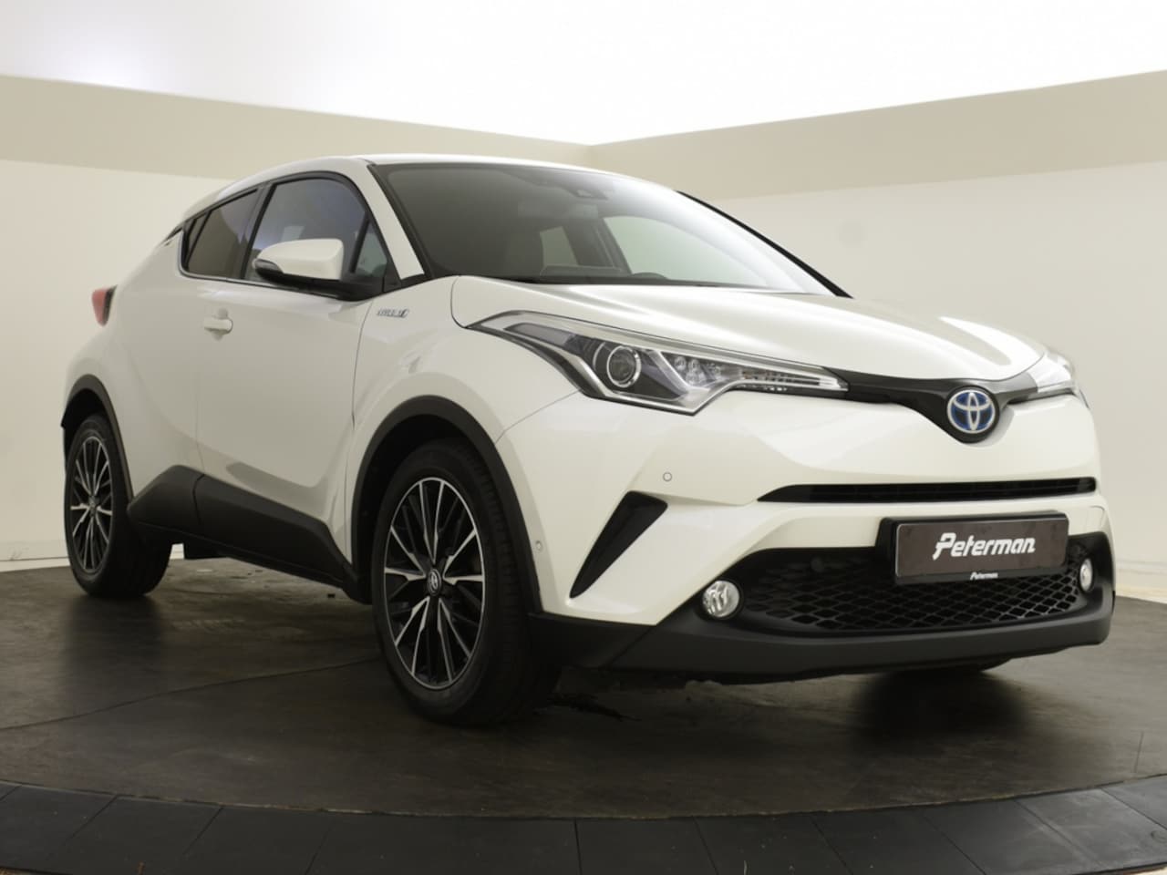 Toyota C-HR - 1.8 Hybrid Executive | PDC V+A | BSM | Navigatie - AutoWereld.nl