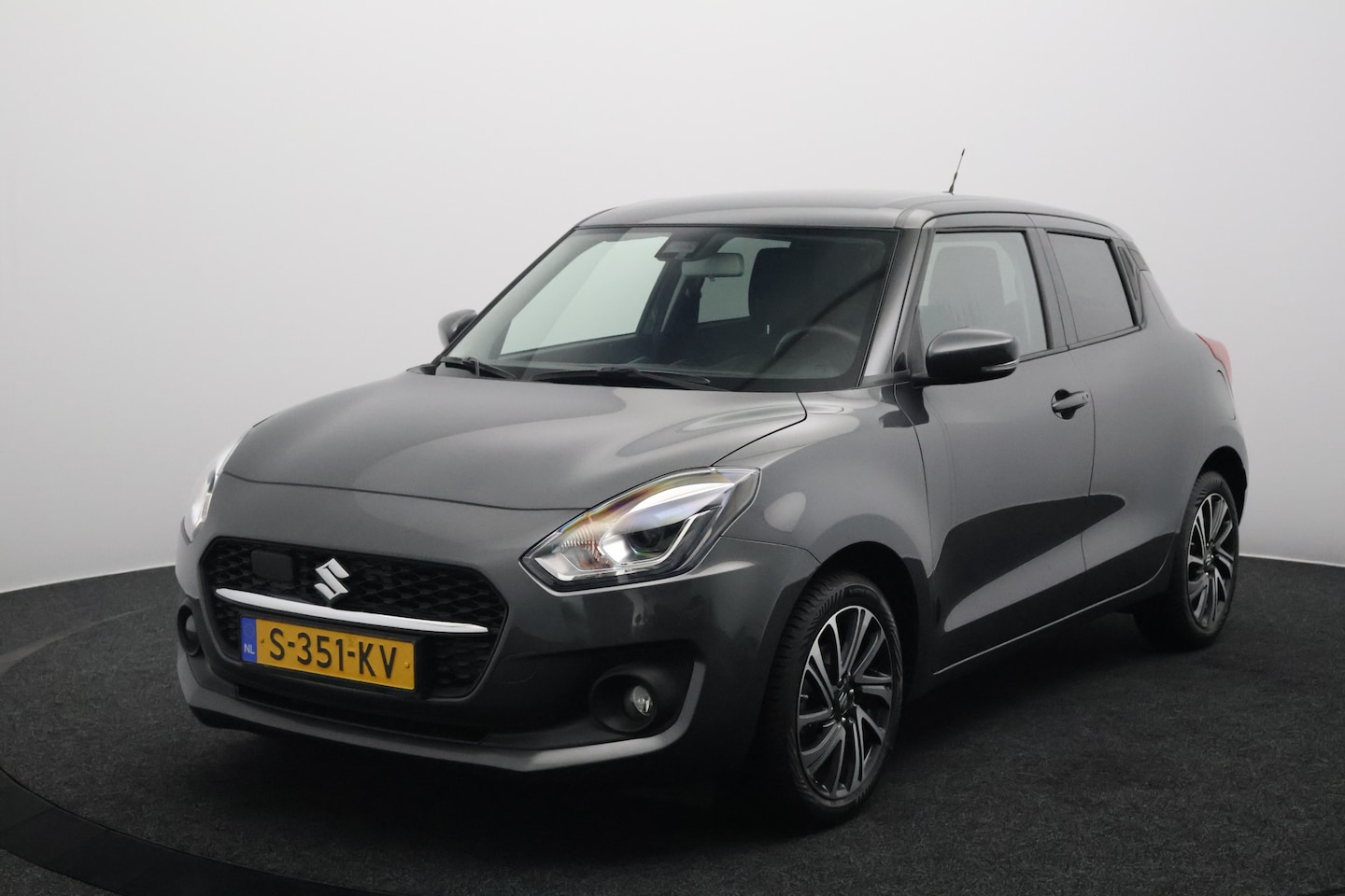 Suzuki Swift - 1.2 Style Smart Hybrid | Camera | Navigatie | Carplay&Android - AutoWereld.nl