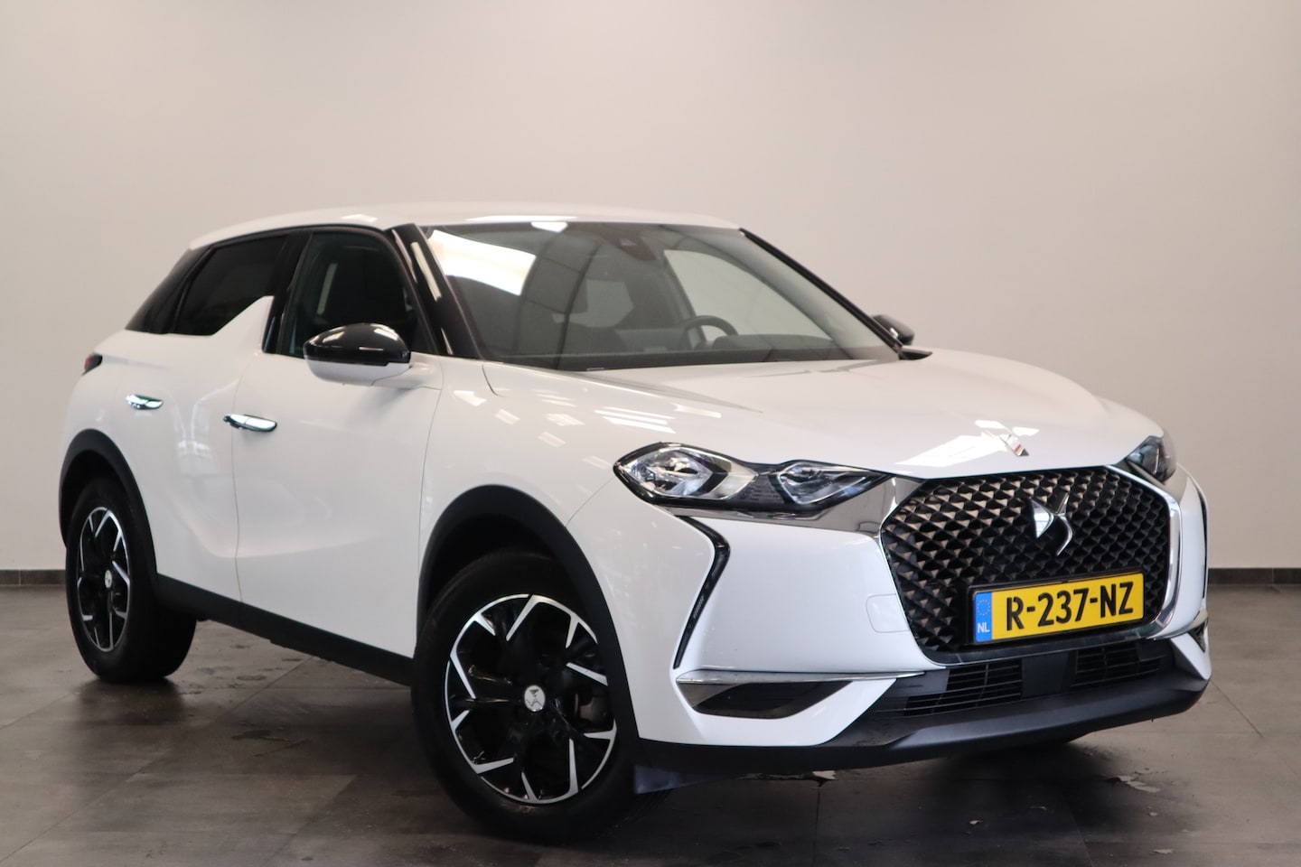 DS 3 Crossback - E-Tense Bastille 50 kWh Navi-Carplay 17'lmv CruiseControl 24 maanden garantie mogelijk (*v - AutoWereld.nl