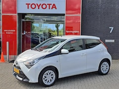 Toyota Aygo X - X-PLAY ACHTERUITRIJCAMERA AIRCO APPLE CARPLAY / ANDROID AUTO