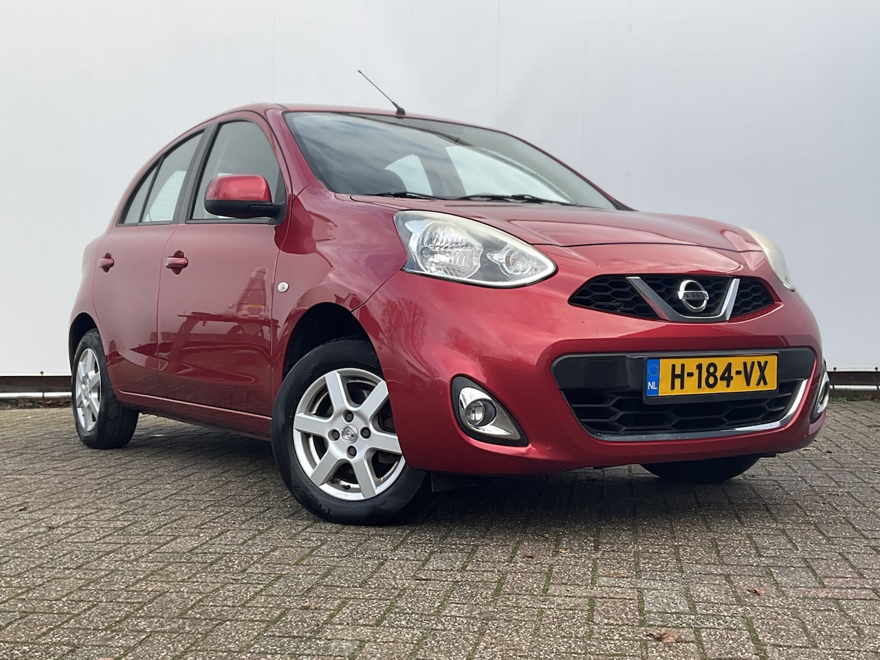 Nissan Micra - 1.2 Acenta Airco Cruise Pink Lady - AutoWereld.nl