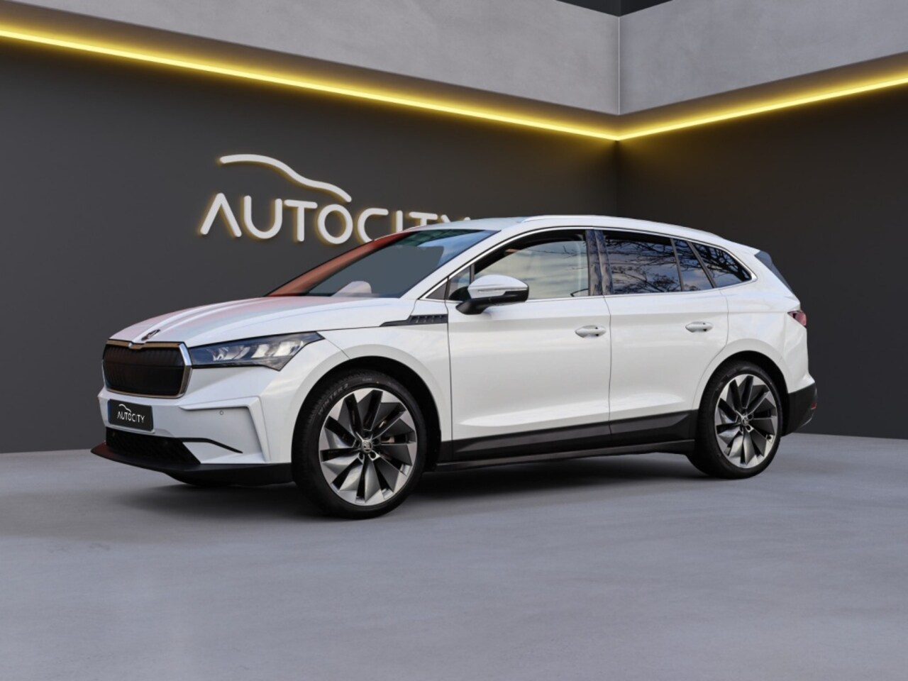 Skoda Enyaq iV - 80 Loft 82kWh l 90% SOH l 21 INCH l Stoelverwarming - AutoWereld.nl