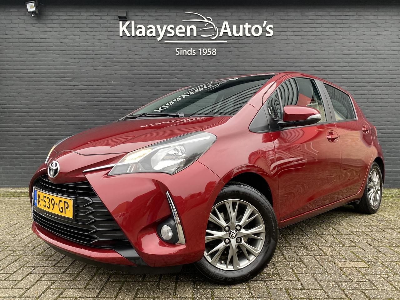 Toyota Yaris - 1.0 VVT-i Comfort | airco | trekhaak | cruise control | bluetooth | rij assistentie | lich - AutoWereld.nl