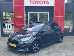 Toyota Yaris - 1.5 Hybrid 115 First Edition APPLE/ANDROID AD-CRUISE LM-VELGEN CAMERA NAVI LED NL-AUTO