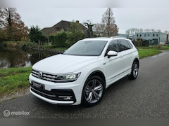 Volkswagen Tiguan - 1.5 TSI ACT / R-Line / Pano / Navi / Carpl