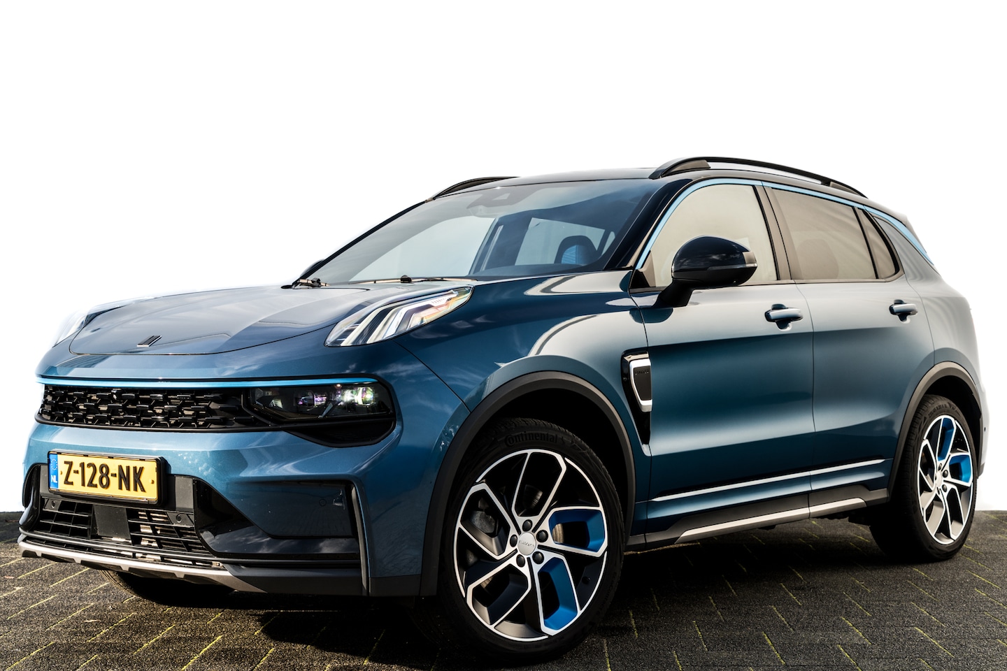 Lynk & Co 01 - 1.5 Plug-in Hybrid 262 Pk I Modeljaar 2023 I Panoramadak I 75 km Elektrisch I 360 Camera I - AutoWereld.nl