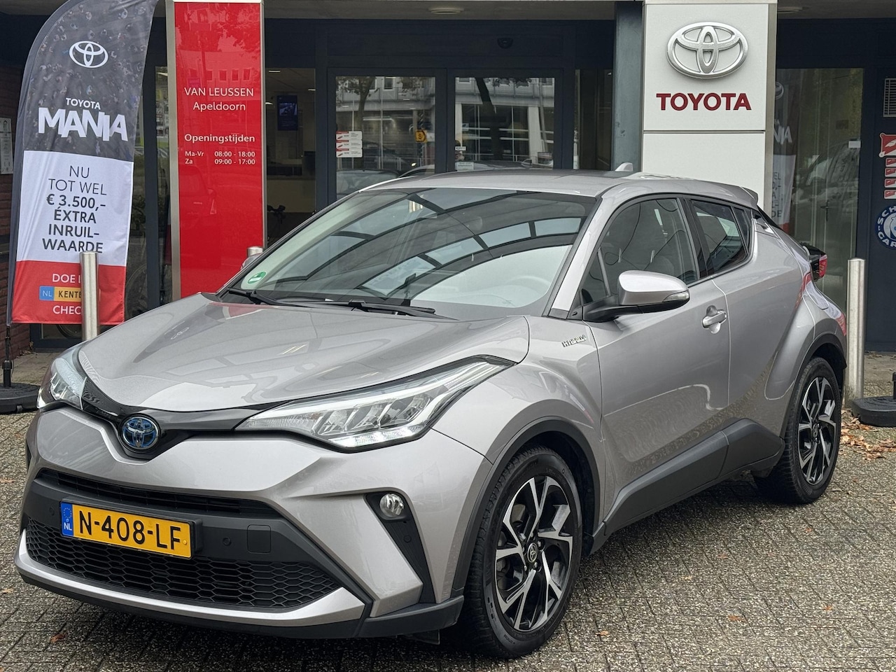 Toyota C-HR - 2.0 HYBRID DYNAMIC TREKHAAK 4S-BANDEN NAVI PARK-SENSOREN 18''LMV APPLE/ANDROID CAMERA BLUE - AutoWereld.nl
