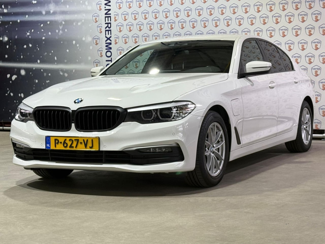 BMW 5-serie - 530e iPerformance Executive Leder/Navi/Camera/Chrome delete - AutoWereld.nl