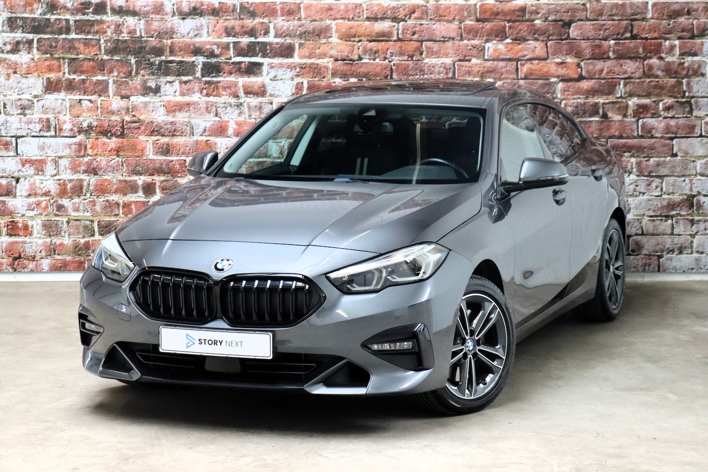 BMW 2-serie Gran Coupé - 220i Executive Sport Line Automaat / Panoramadak / Live Cockpit Professional / Sportstoele - AutoWereld.nl