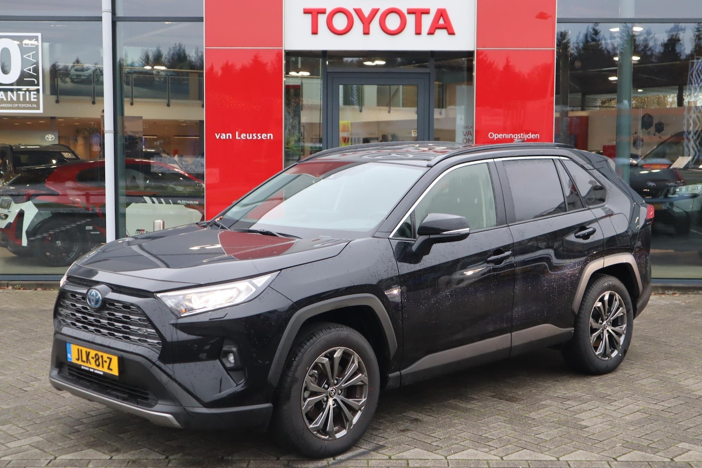 Toyota RAV4 - 2.5 HYBRID STYLE APPLE/ANDROID LEDER STOEL/VOORRUITVERWARM. ELEK. ACHTERKLEP. CAMERA P-SEN - AutoWereld.nl